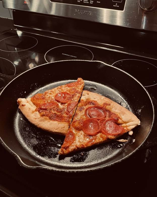 Best Way I've Found to Reheat Leftover Pizza (Details in Comments) :  r/15minutefood