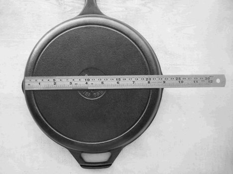 Cast Iron Skillet - 9” Dimensions & Drawings