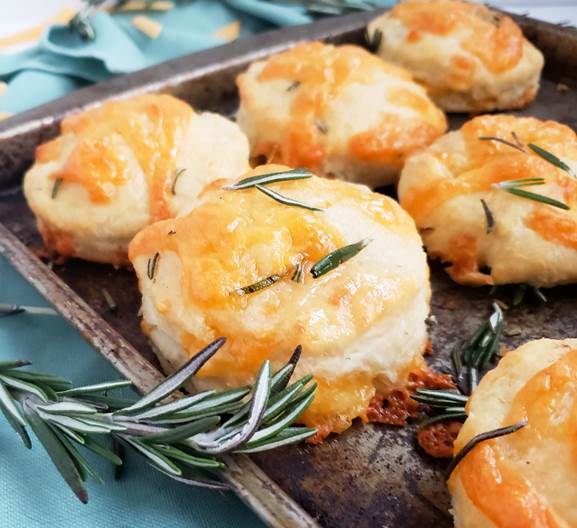 Fluffy Rosemary Cheddar Biscuits